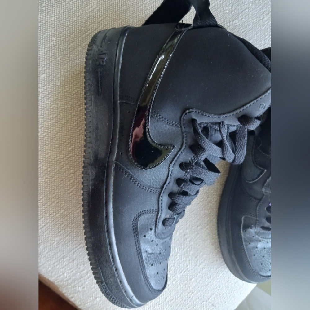 NIKE AF1 SZ 7 YOUTH.